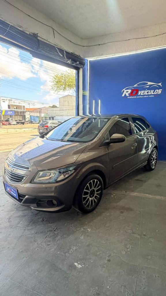 Fiat Grand Siena Siena 1.4 Attractive 2014