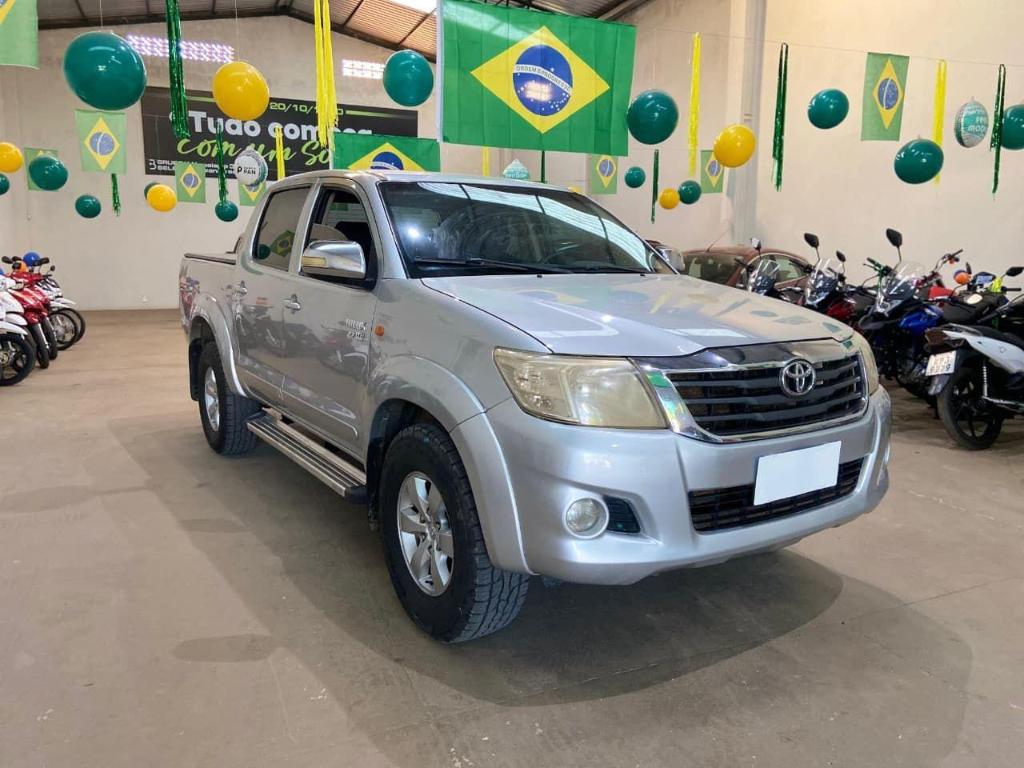Toyota Hilux 2.7 SR 4X2 CD 16V FLEX 4P AUTOMÁTICO 2013