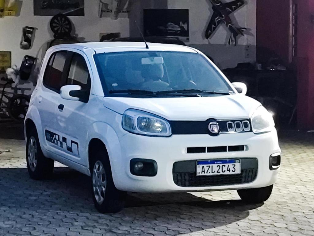 Fiat Uno 1.4 EVO EVOLUTION 8V FLEX 4P MANUAL 2015