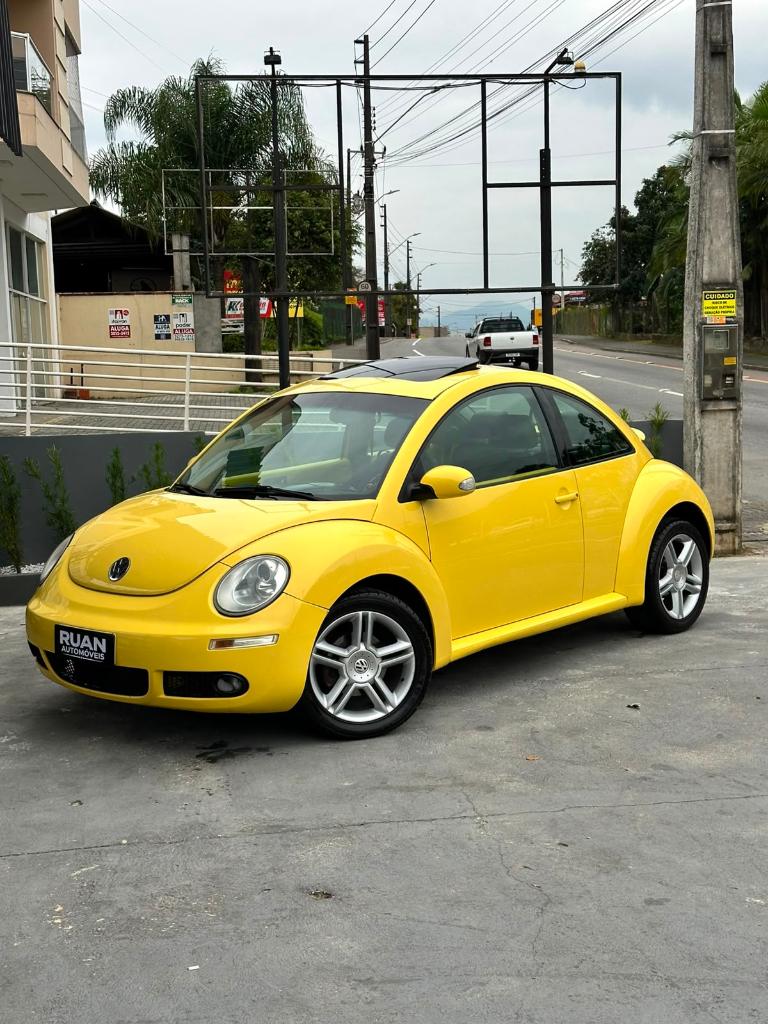 Volkswagen New Beetle 2.0 L Auto - Automática