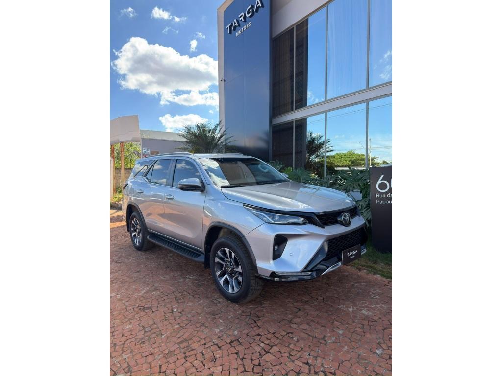 Toyota Hilux Sw4 Hilux SW4 SRX 4x4 2.8 TDI 16V Dies. Aut. 2024