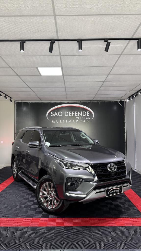 Toyota Hilux Sw4 SRX 4X4 2.8 TDI 16V DIES. AUT. 2022