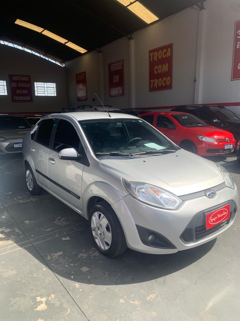 Ford Fiesta Fiesta Sedan SE 1.6 8V Flex 4p 2014