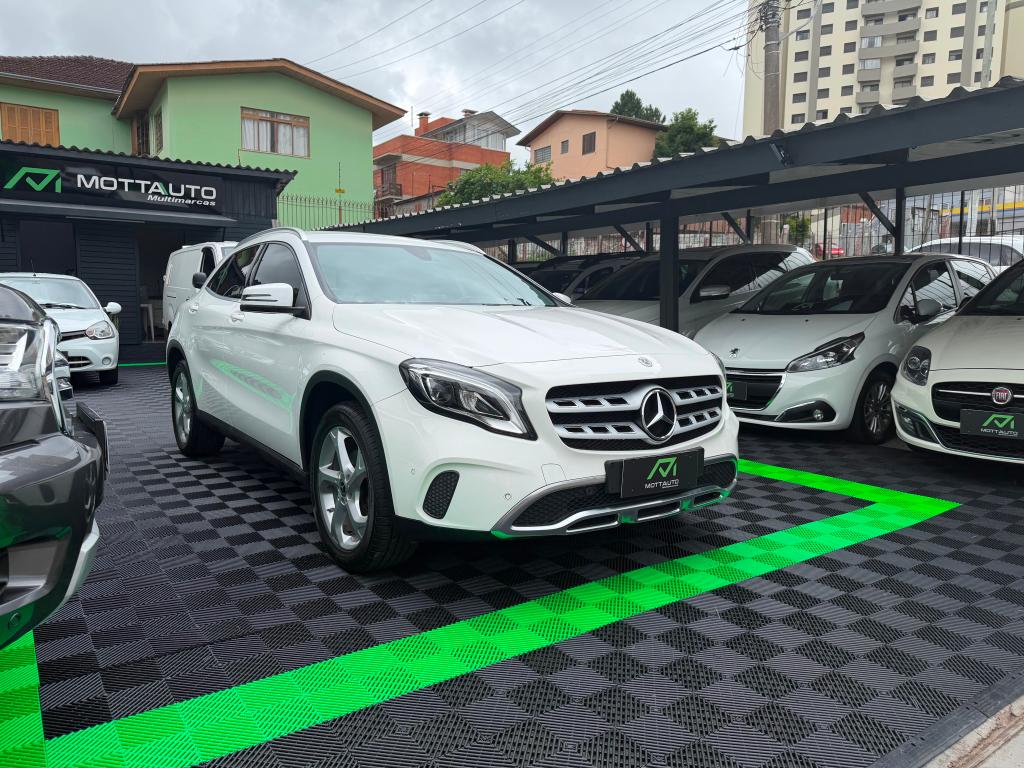 Mercedes-Benz Gla 200 ADVANCE 1.6 TB 2020