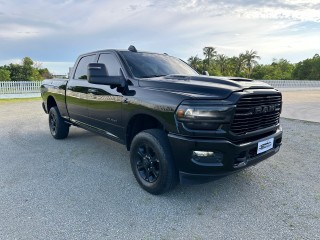 Foto do veículo Ram Ram 2500 6.7 Td Laramie Night Edition Auto 4wd