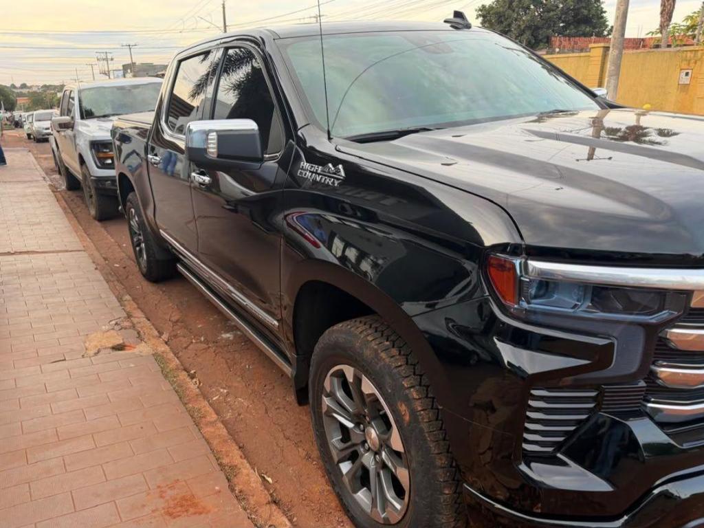 Chevrolet Silverado Silverado High Country 5.3 V8 AWD Aut. 2025