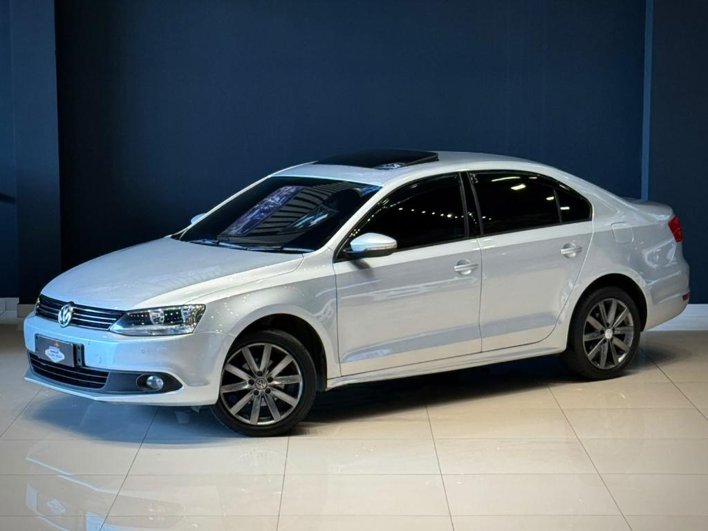 Volkswagen Jetta COMFORTLINE 2.0 8V FLEX 2013