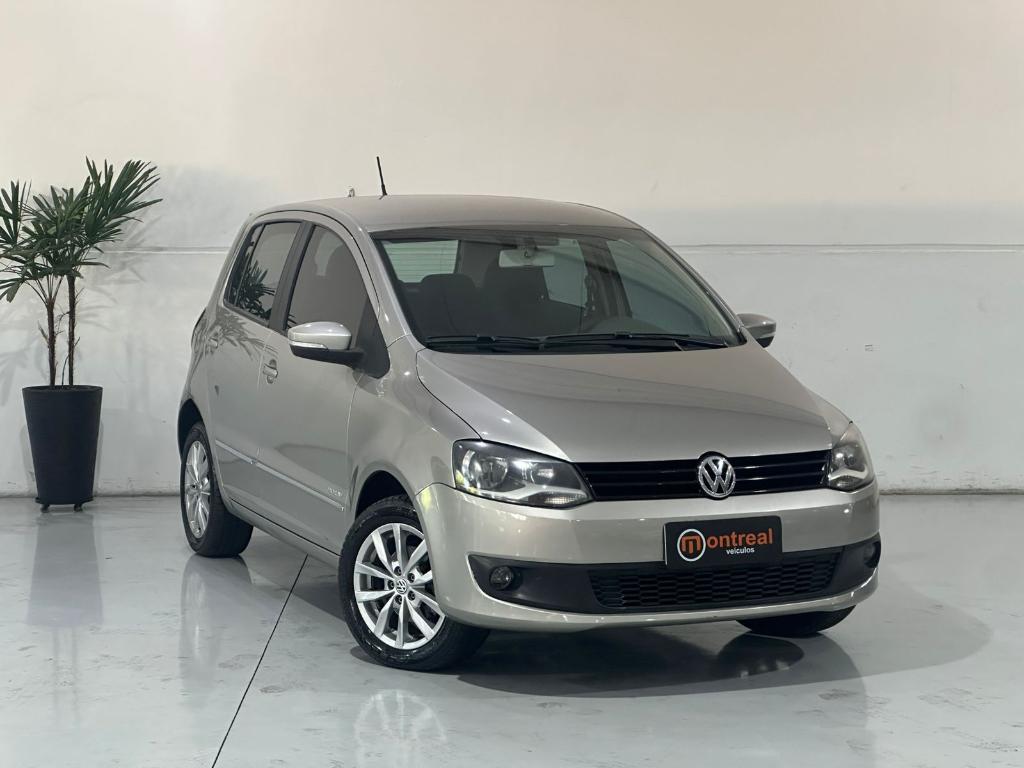 Volkswagen Fox HIGHLINE I MOTION 1.6 FLEX 16V 5P 2014