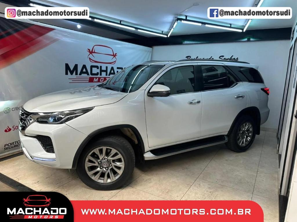 Toyota Hilux Sw4 SRX 4X4 2.8 TDI 16V DIES. AUT. 2024