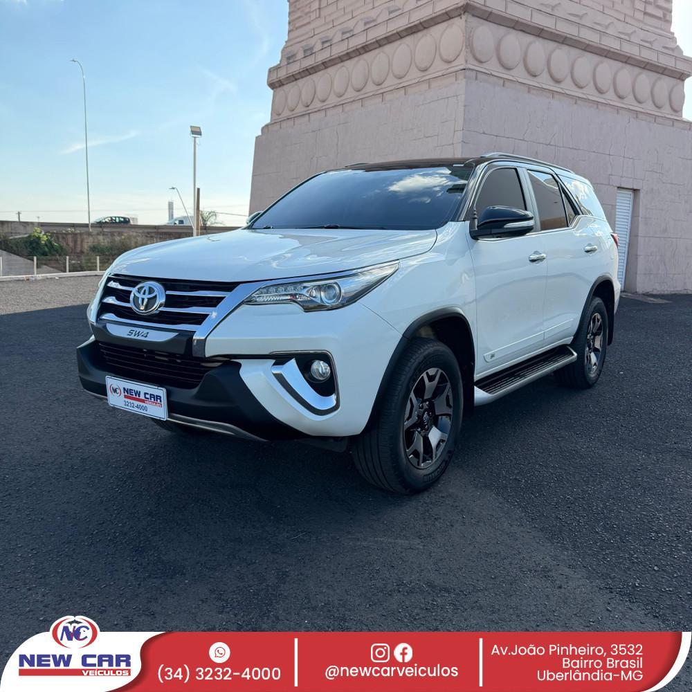 Toyota Hilux Sw4 SRX 4X4 2.8 TDI 16V DIES. AUT. 2017