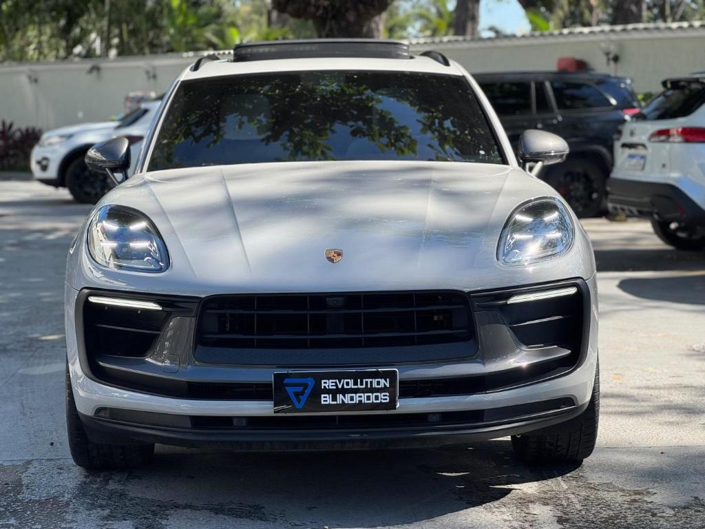 Porsche Macan 2025