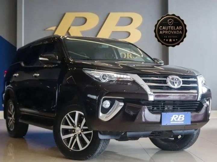 Toyota Hilux Sw4 SRX 4X4 2.8 TDI 16V DIES. AUT. 2017