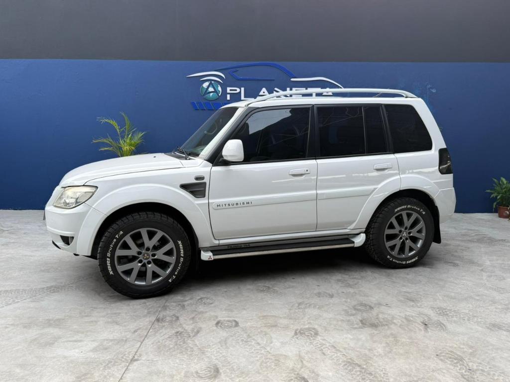 Mitsubishi Pajero 2.0 FLEX 16V 4X2 AUT. 2014
