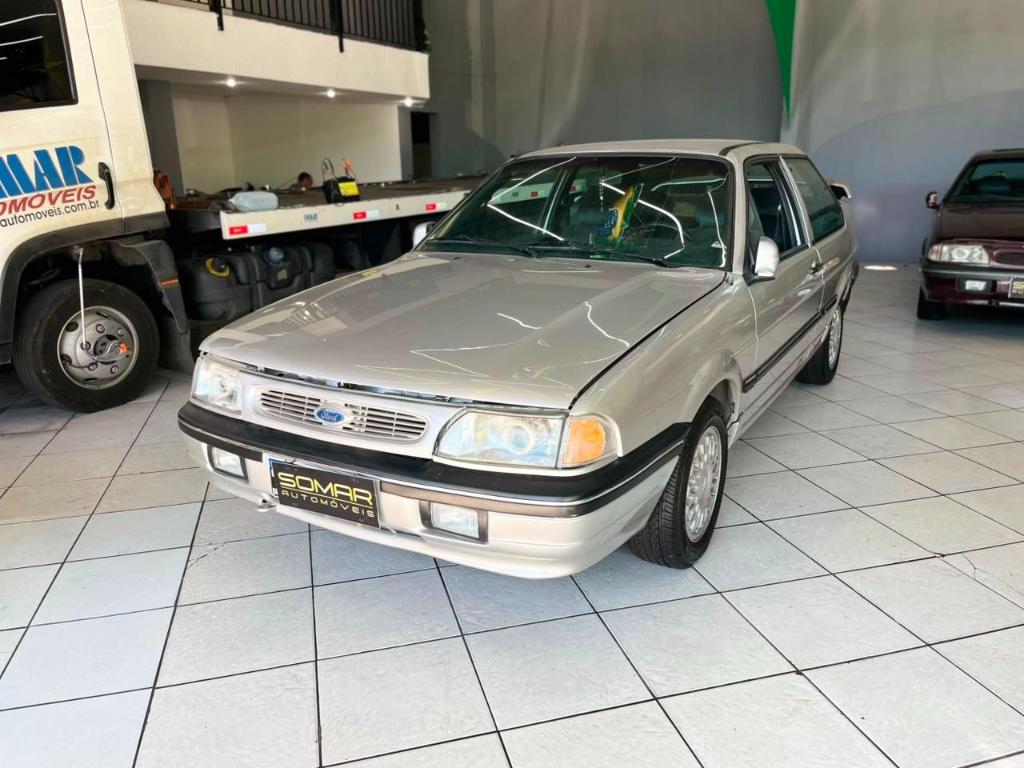Ford Versailles 1994