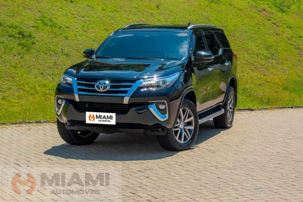 Toyota Hilux Sw4 SRX 4X4 2.8 TB 5LUG AT 2019