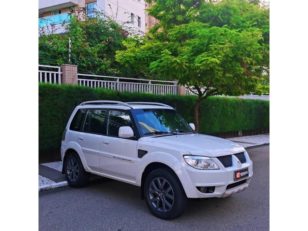 Mitsubishi Pajero Pajero TR4 2.0 Flex 16V 4X2 Aut. 2014