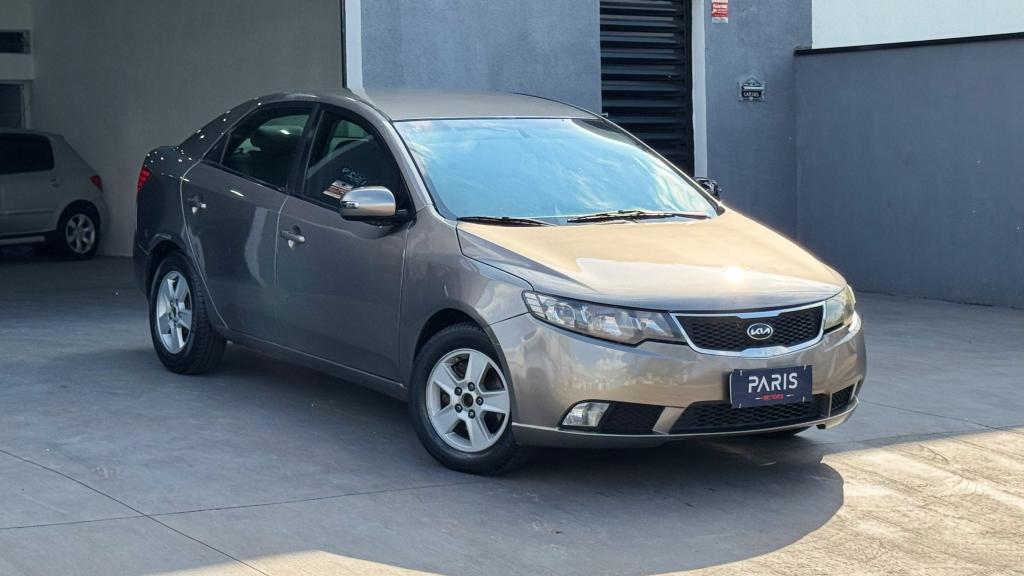 KIA Cerato 1.6 EX SEDAN 16V GASOLINA 4P AUTOMÁTICO 2011