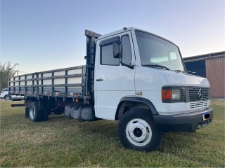 Foto do veículo Mercedes-benz 710 4x2