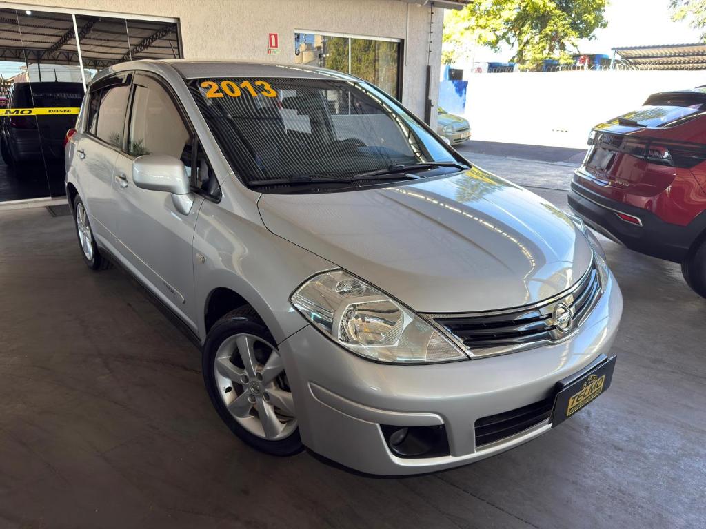 Nissan Tiida 1.8 S 16V FLEX 4P MANUAL 2013