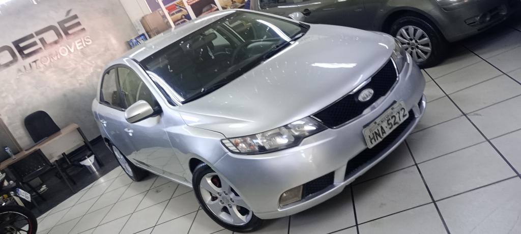 KIA Cerato 1.6 EX SEDAN 16V GASOLINA 4P AUTOMÁTICO 2010