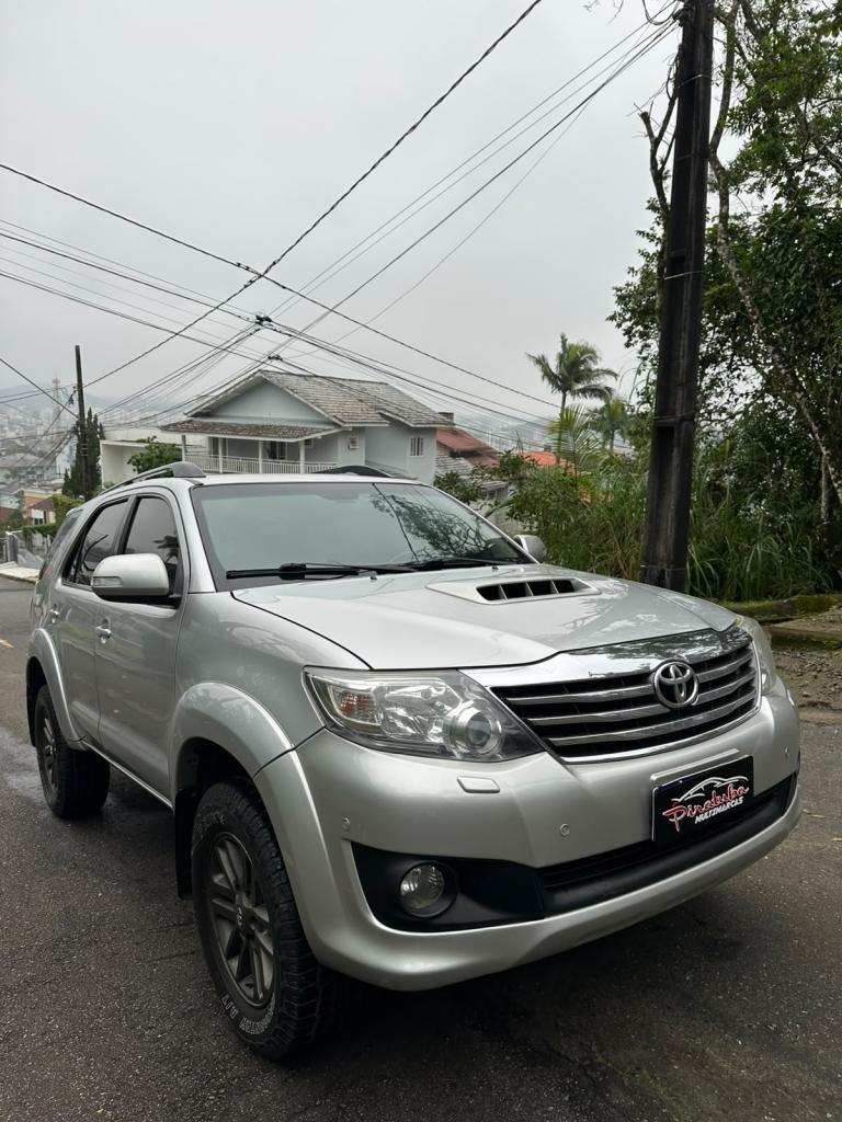 Toyota Hilux Hilux SW4 SRV D4-D 4x4 3.0 TDI Dies. Aut 2014