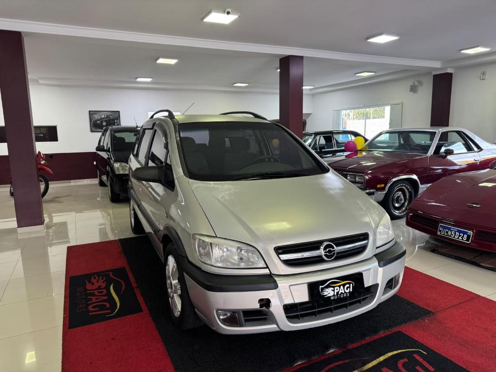 Chevrolet Zafira Zafira Elegance 2.0 MPFI 16v 136cv 5p 2005