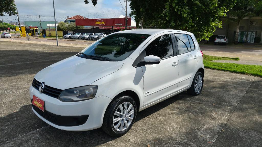 Volkswagen Fox 1.0 Tec Total Flex 2014
