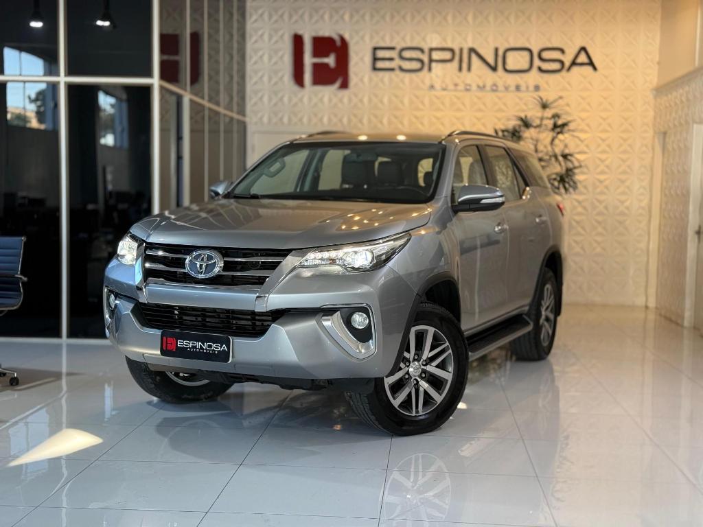 Toyota Hilux Sw4 Hilux SW4 SRX 4x4 2.8 TDI 16V Dies. Aut. 2017