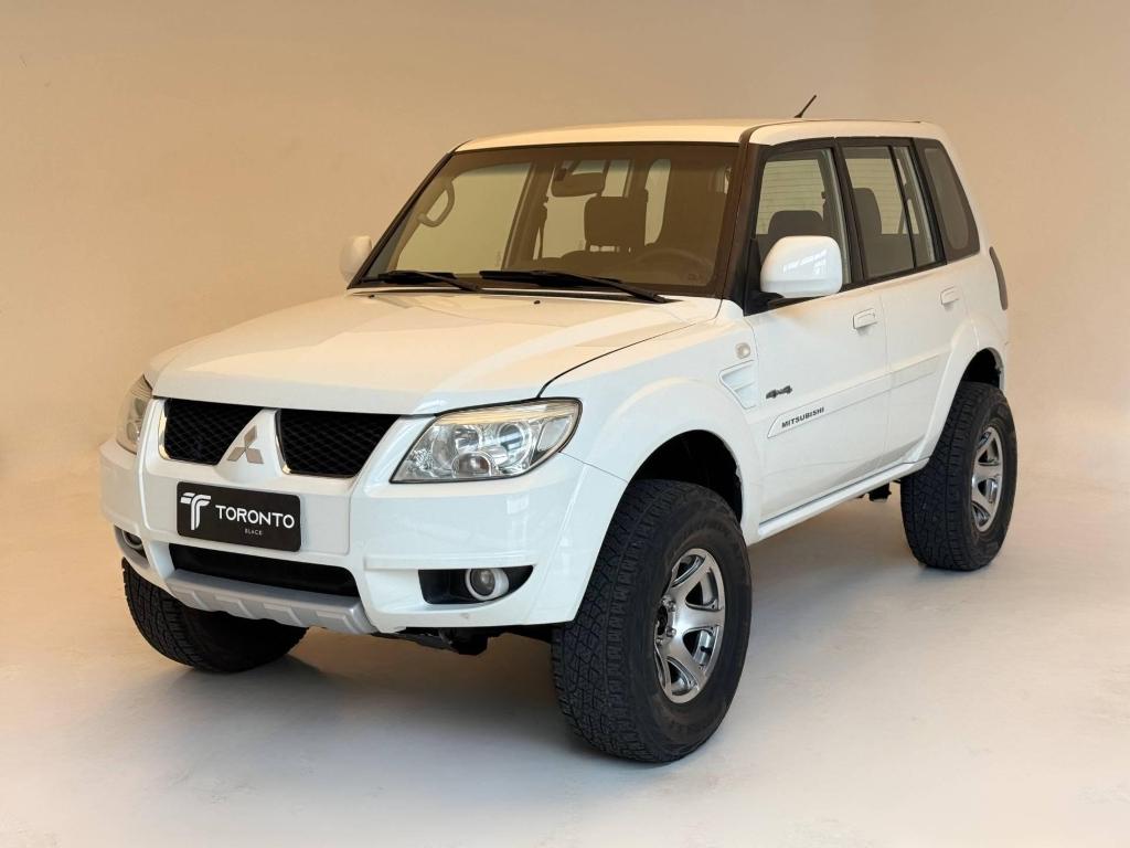 Mitsubishi Pajero 2.0 FLEX 16V 4X2 AUT. 2015
