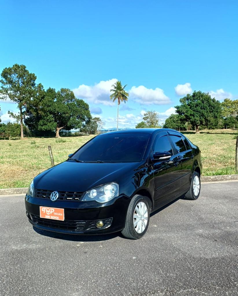 Volkswagen Polo POLO SEDAN 1.6 MI TOTAL FLEX 8V 4P 2013