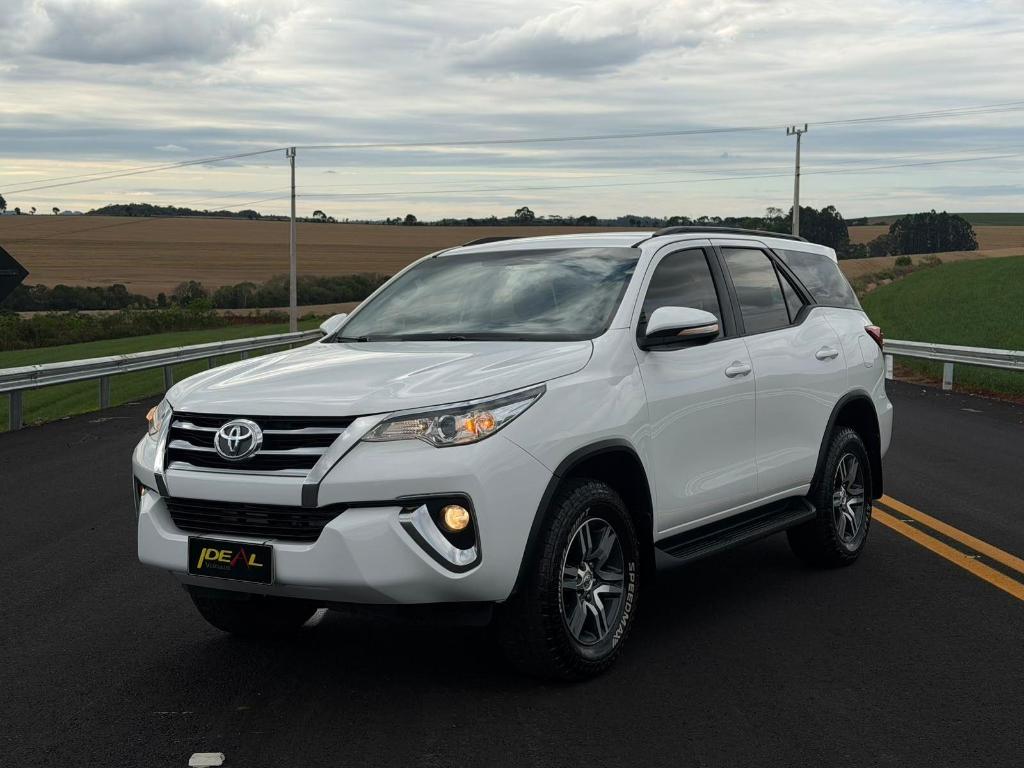 Toyota Hilux Sw4 Hilux SW4 SR 4x2 2.7/ 2.7 Flex 16V Aut. 2017