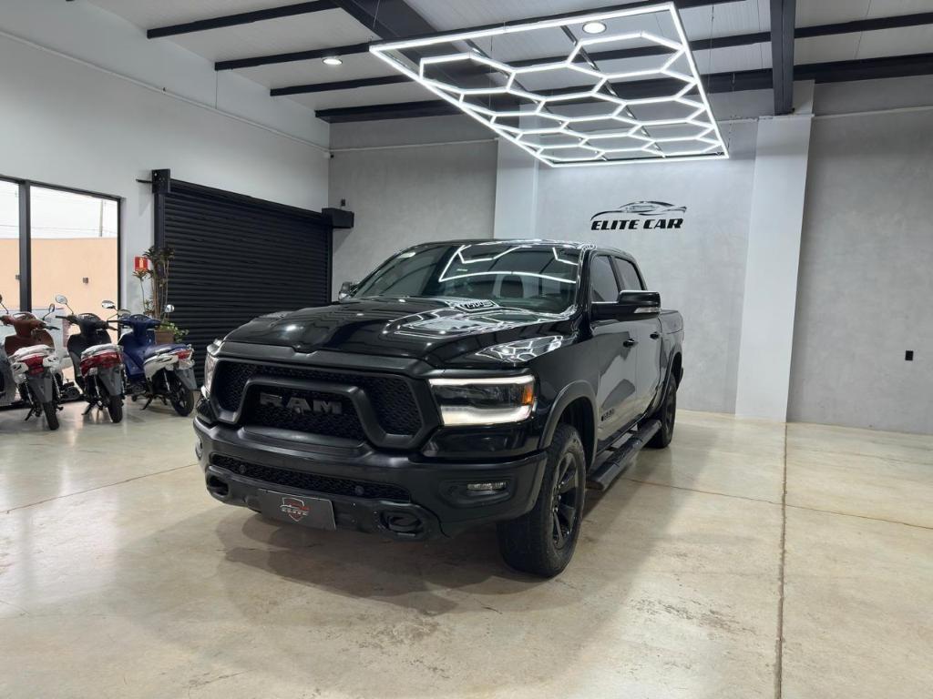 Ram 1500 CD REBEL 4X4 5.7 V8 AT 2024