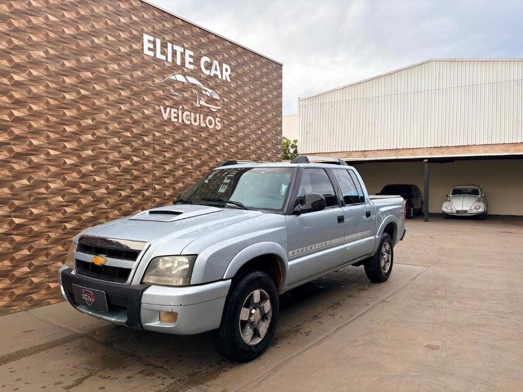 Chevrolet S-10 2.4 Flexpower 4x2 Executive Cabine Dupla