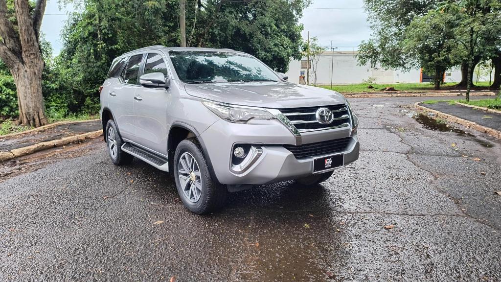 Toyota Sw4 Hilux SW4 SRX 4x4 2.8 TDI 16V Dies. Aut. 2017