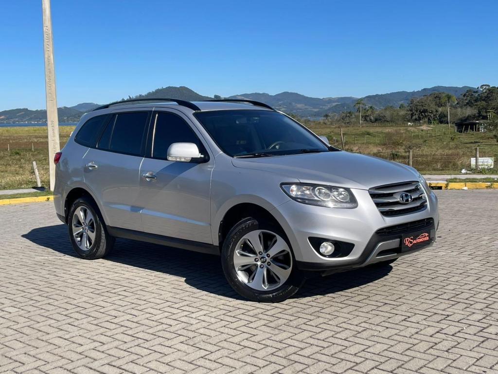 Hyundai Santa