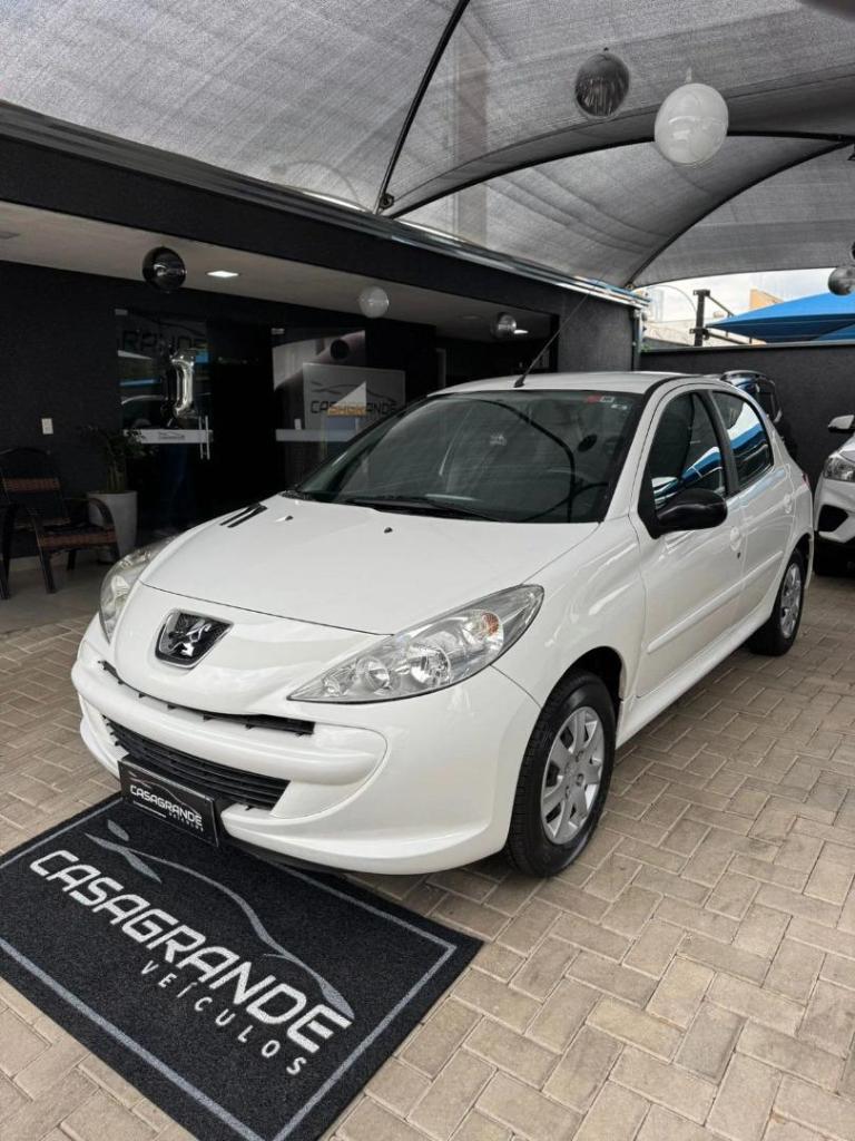 Peugeot 207 ACTIVE 1.4 8V FLEX 4P 2014