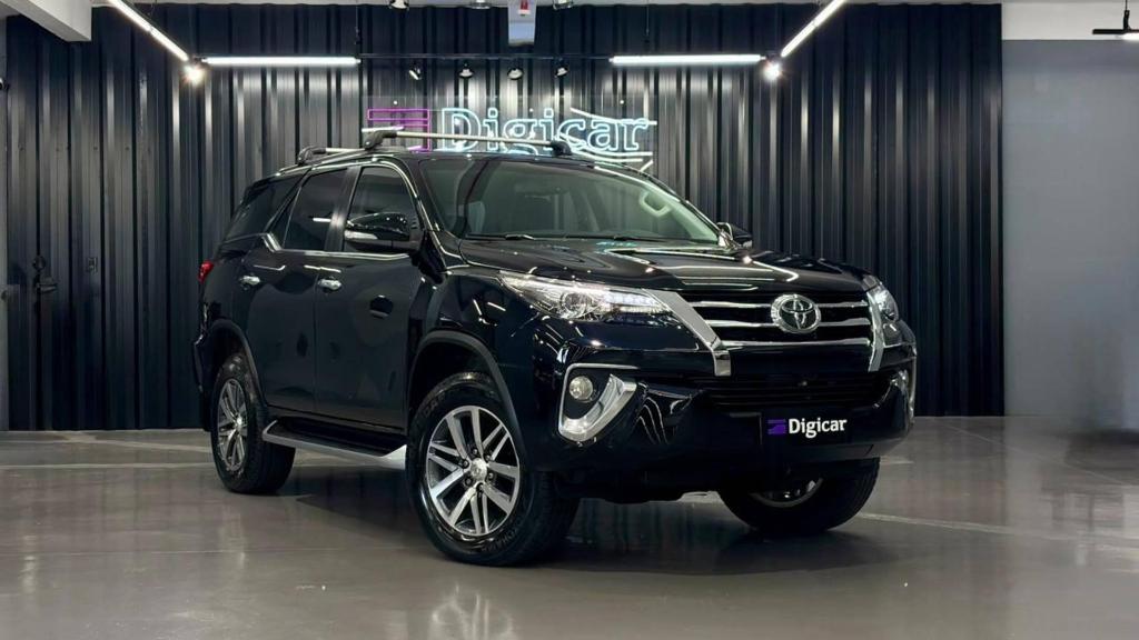 Toyota Hilux Sw4 SRX 4X4 2.8 TB 5LUG AT 2017