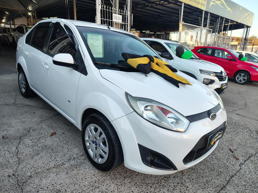 Ford Fiesta 1.6 ROCAM SE PLUS SEDAN 8V FLEX 4P MANUAL 2014