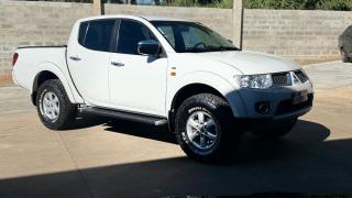 Foto do veículo Mitsubishi L200 Triton 3.5 V6 Flex Hpe Auto 4wd