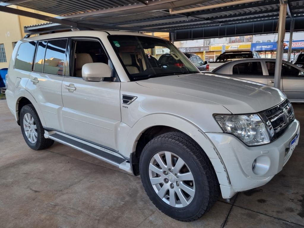 Mitsubishi Pajero Pajero GLS Full 3.8 V6 250cv 5p Aut. 2014