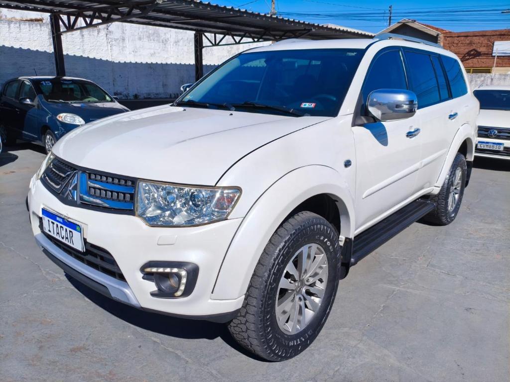 Mitsubishi Pajero HPE-S 3.2 4X4 T.I.DIESEL 5P AUT. 2018