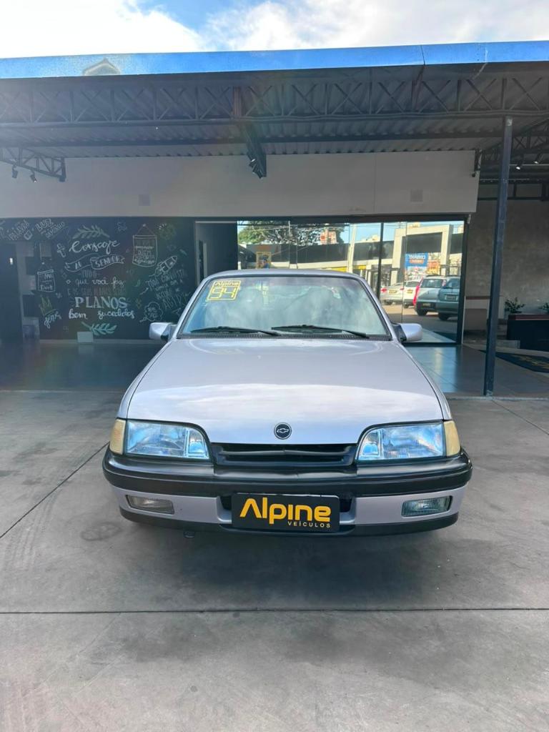 Chevrolet Monza Monza GLS/ Hi-Tech 2.0 EFI 2p e 4p 1994