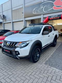 Foto do veículo Mitsubishi L200 2.4 D Triton Savana Auto 4wd